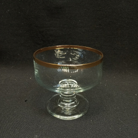 Креманка стеклянная с золотистой каймой, диаметр 9 см. СССР
